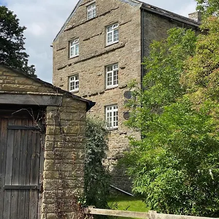 Wonderfully Scenic And Comfortable Dales Mill *