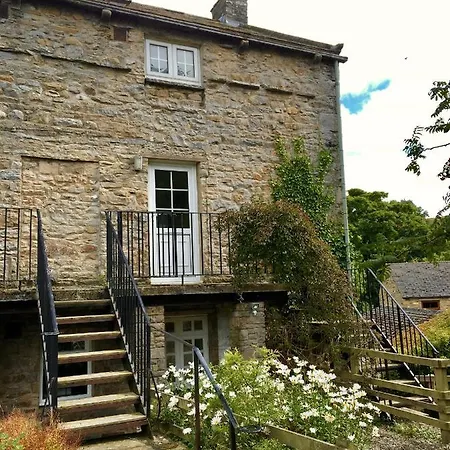 Wonderfully Scenic And Comfortable Dales Mill Vakantiehuis West Burton