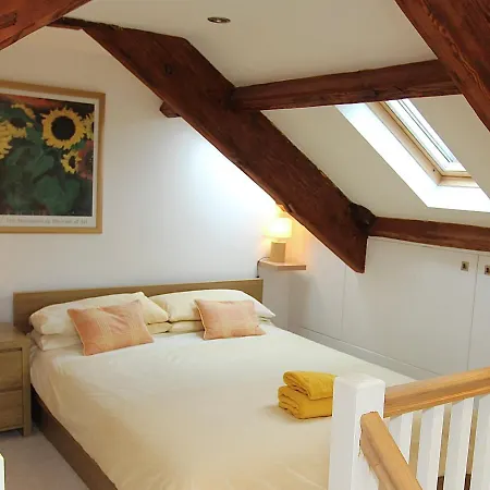 Wonderfully Scenic And Comfortable Dales Mill *