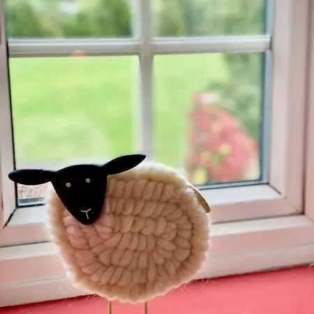 Wonderfully Scenic And Comfortable Dales Mill West Burton