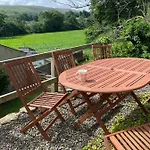 Wonderfully Scenic And Comfortable Dales Mill West Burton