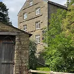 Wonderfully Scenic And Comfortable Dales Mill *